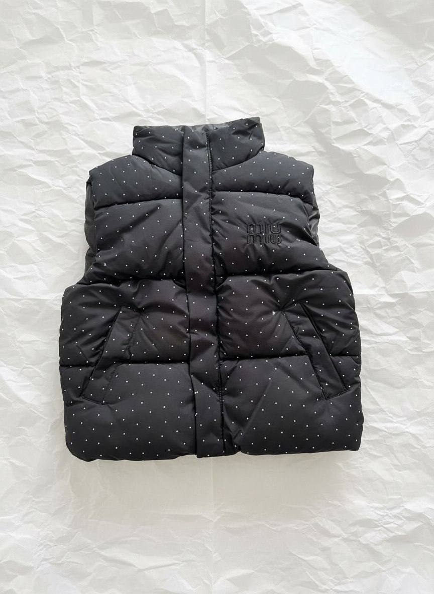 Жилетка в стразы